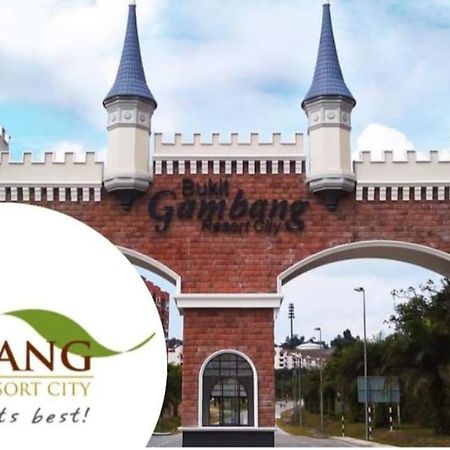 Nourina Homestay Gambang Exteriör bild